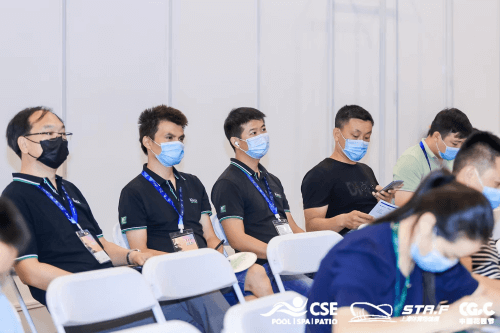 广州乐虎游戏代表人员在展会现场